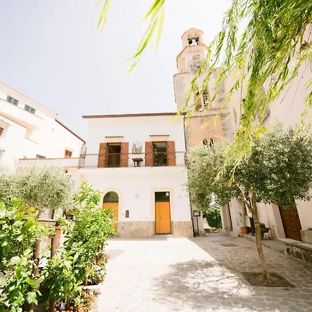 La Piazzetta Boutique *
