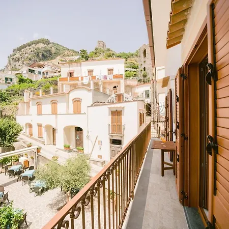 La Piazzetta Boutique *